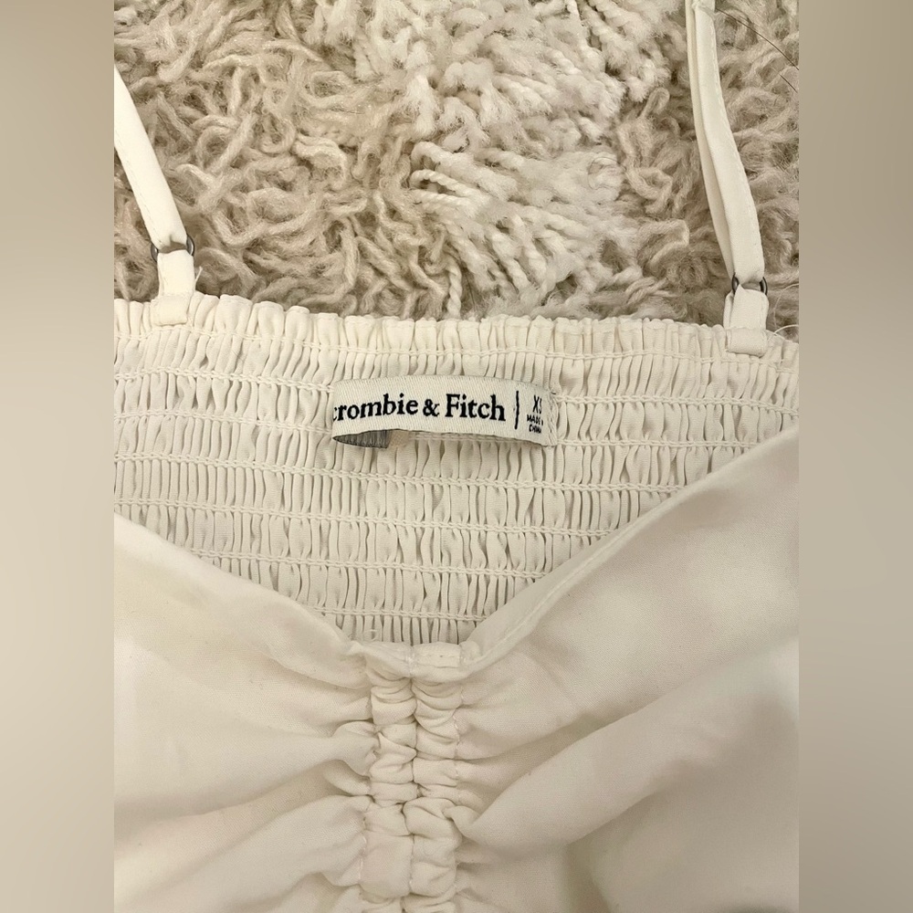 NEW Abercrombie & Fitch White Crop Top Size XS Crop Tank Top Cami - Picture 2 of 3
